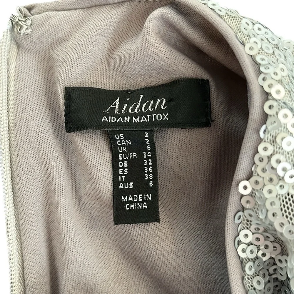 Aiden by Aiden Mattox Silver Sequins Biting Lips Cocktail Dress Size 2